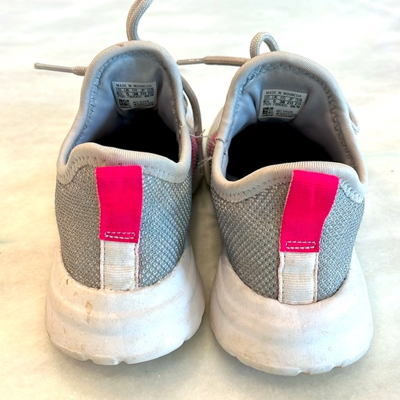 Adidas Women’s Sneakers Size 6.5 light weight sneakers shoes - Picture 4 of 5